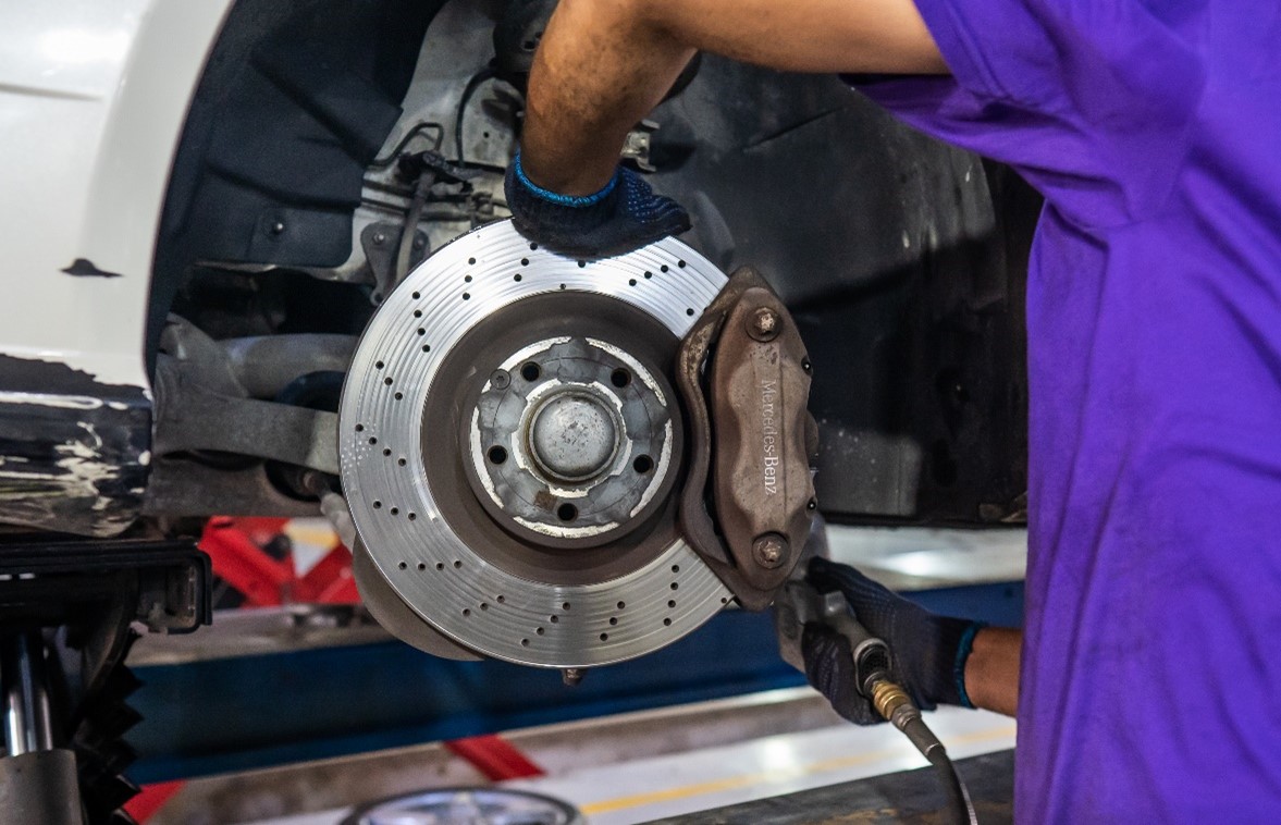 5 Early Signs That Your Vehicle Brake Pads Need Replacement
